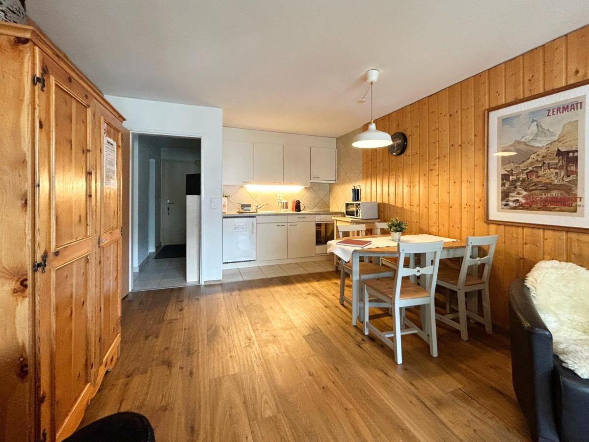 Beautiful Apartment In Zermatt With A Breathtaking View Of The Matterhorn Exterior photo