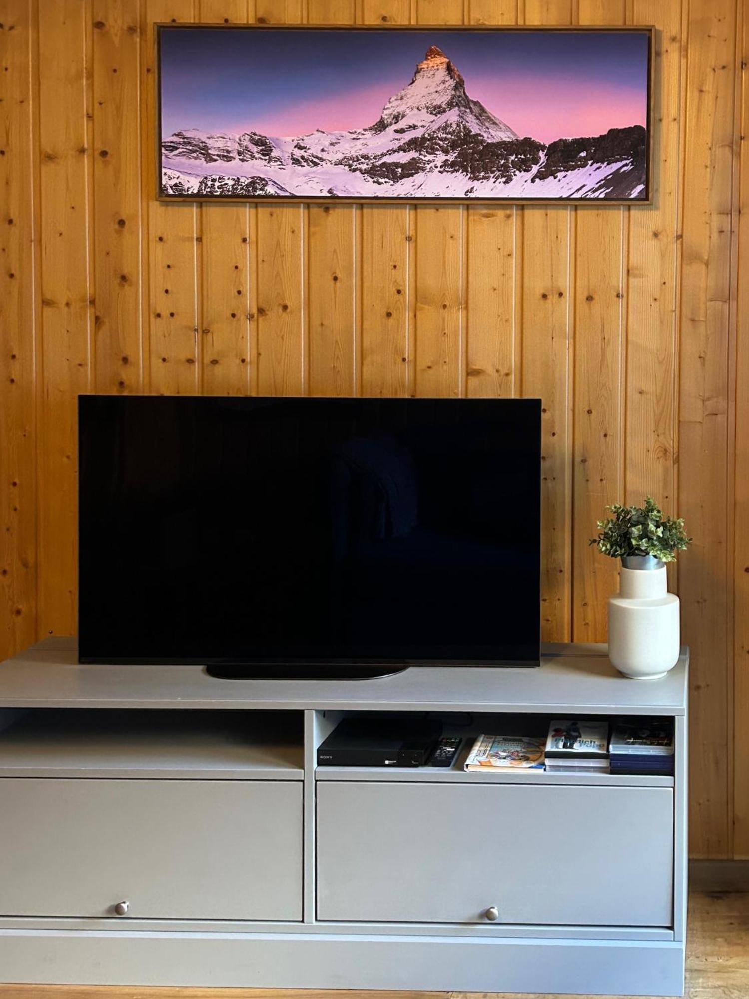 Beautiful Apartment In Zermatt With A Breathtaking View Of The Matterhorn Exterior photo